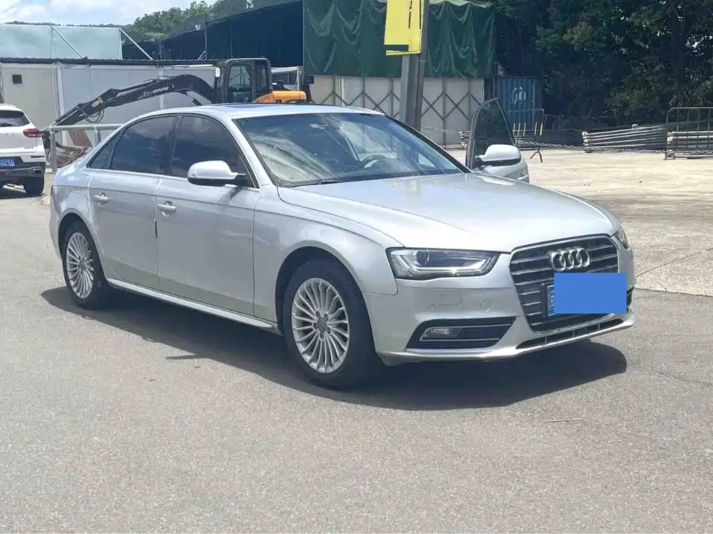 Audi A4L 2015 35 TFSI Automatic Comfort Edition купить на сайте DeffCars
