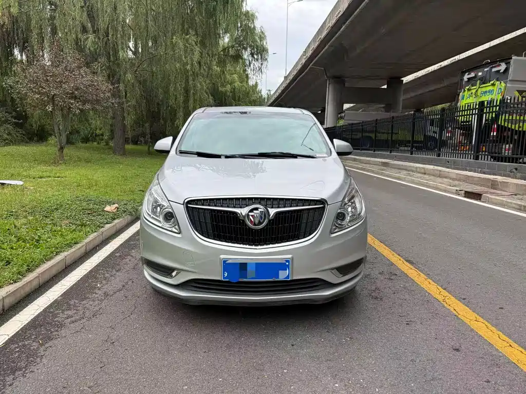 Buick GL8 2017 25s Comfort Country V купить на сайте DeffCars