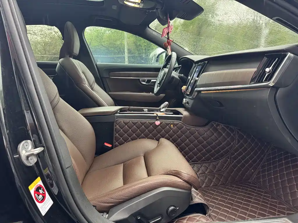 Volvo S90 2023 B5 Zhiyuan Luxury Edition купить на сайте DeffCars