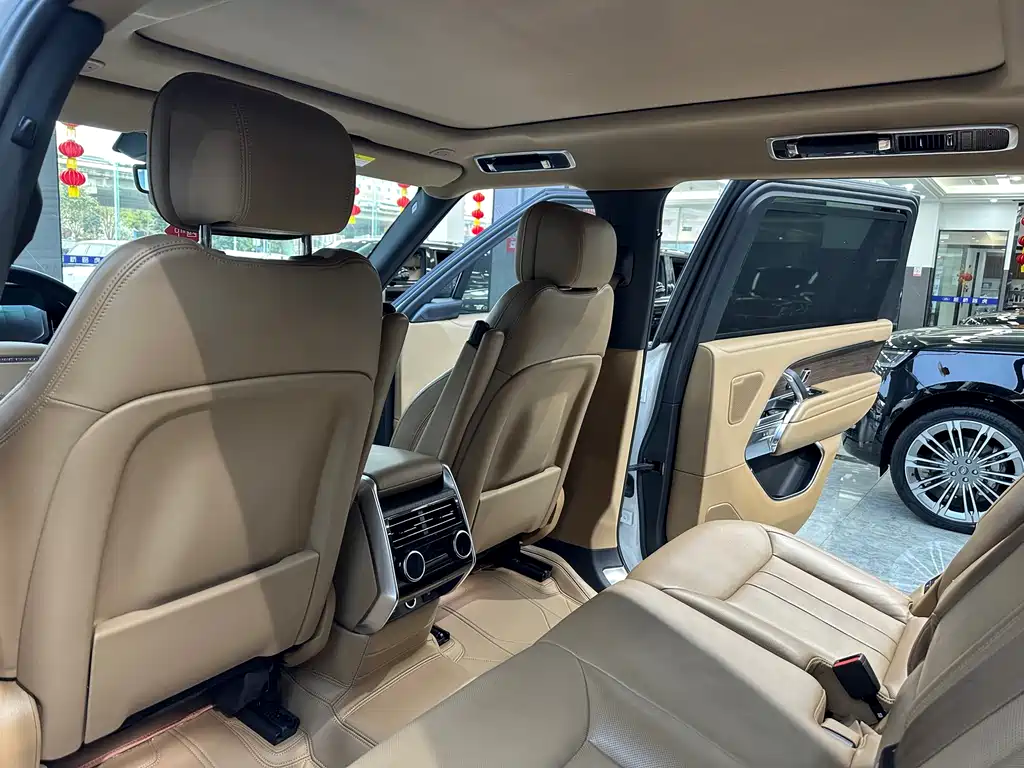 Range Rover 2023 3.0 L6 400PS Seven-seater Extended Edition купить на сайте DeffCars