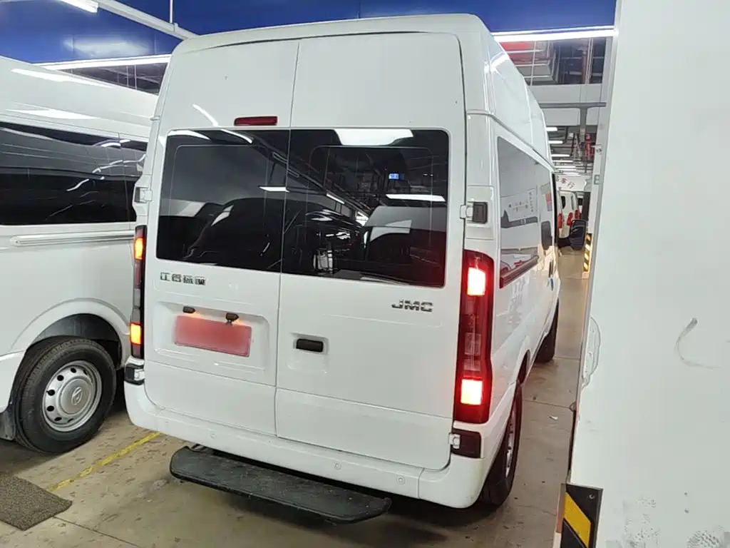 JMC Jiangling Fushun 2022 2.0T Manual Multipurpose Passenger Car Short Axle Medium High Top 6 Seater купить на сайте DeffCars