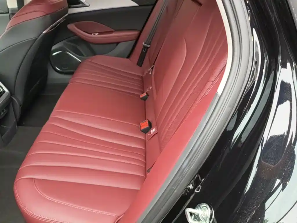 Hongqi H5 2025 2.0T automatic Qichang version купить на сайте DeffCars