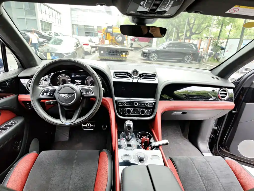 Bentayga 2022 4.0T V8 S купить на сайте DeffCars