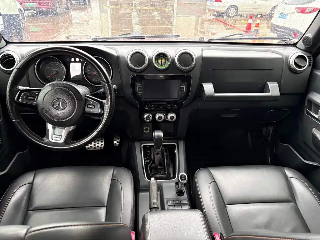 Beijing off-road BJ40 2017 40L 2.3T automatic four-wheel drive ring tower championship version купить на сайте DeffCars