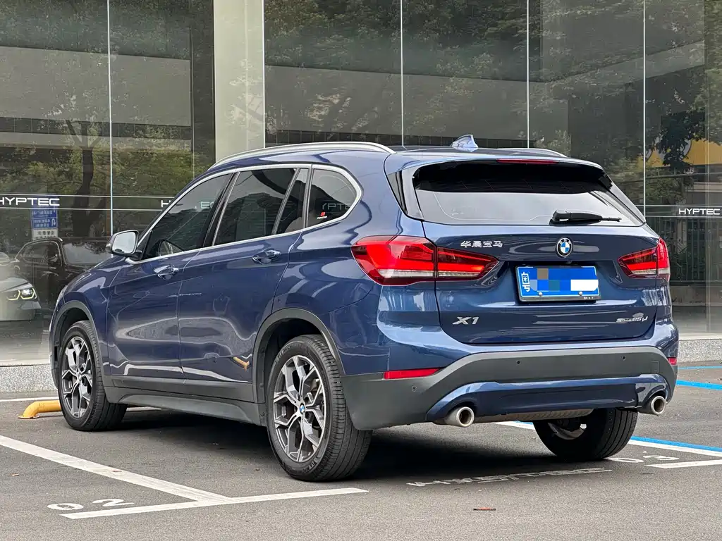 BMW X1 2021 sDrive25Li Leading Model купить на сайте DeffCars
