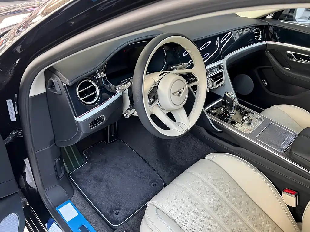 Flying Spur 2024 4.0T V8 Mulliner купить на сайте DeffCars