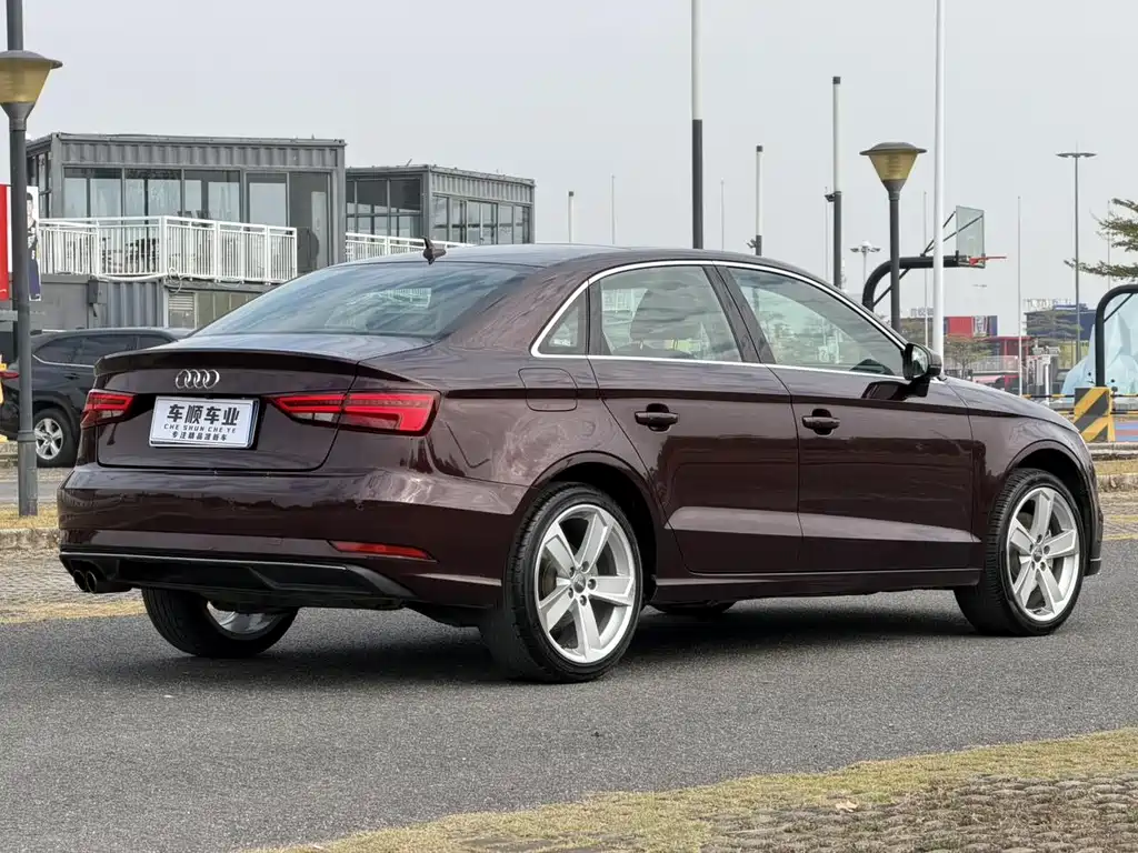 Audi A3 2017 Limousine 40 TFSI Fashion Model купить на сайте DeffCars