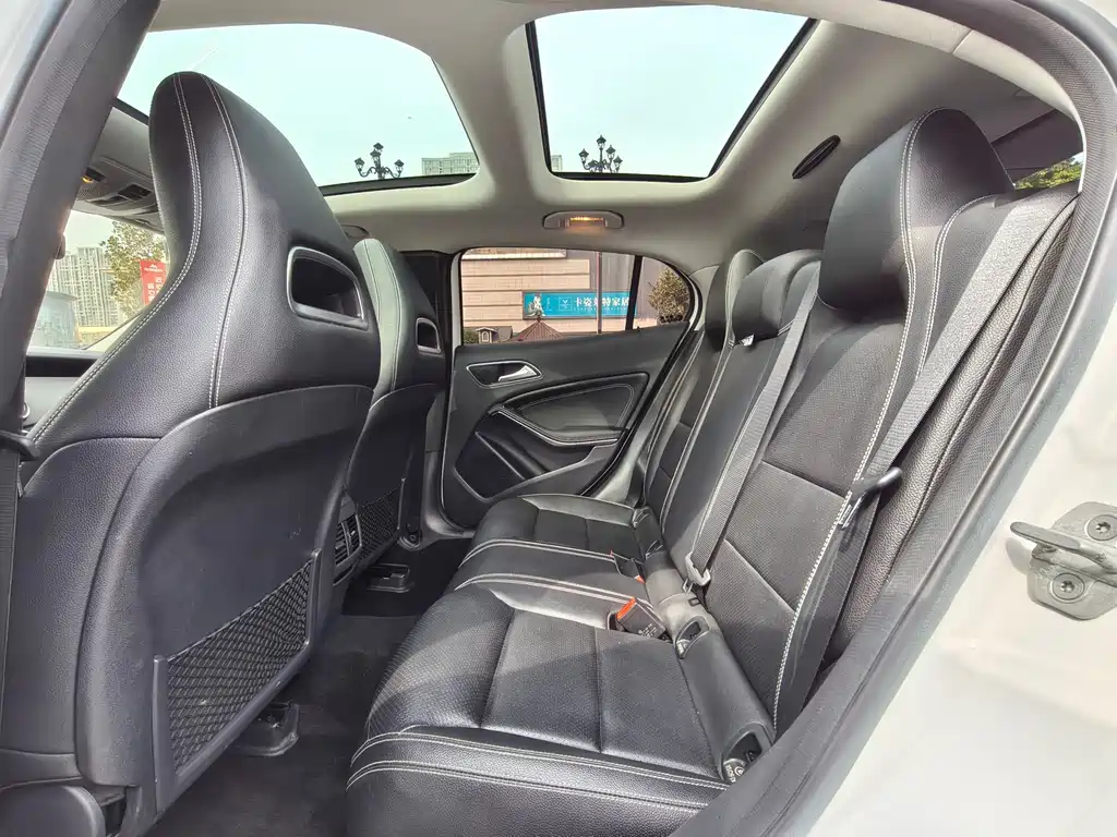 Mercedes-Benz GLA 2017 GLA 200 Fashion Model купить на сайте DeffCars