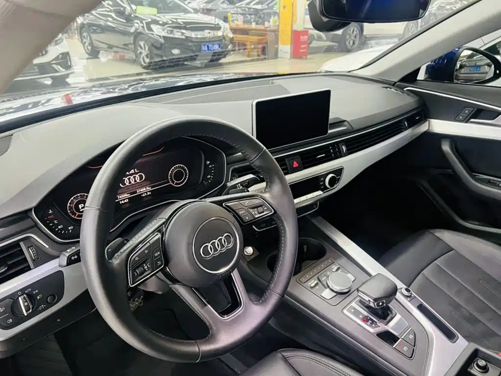 Audi A4L 2018 30th Anniversary Model 40 TFSI Fashion Model купить на сайте DeffCars