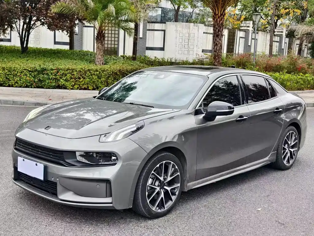 Lynk & Co 03 2021 1.5TD DCT Plus купить на сайте DeffCars