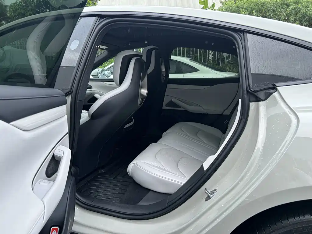 Xiaomi SU7 2024 rear-wheel drive long-range smart driving version купить на сайте DeffCars