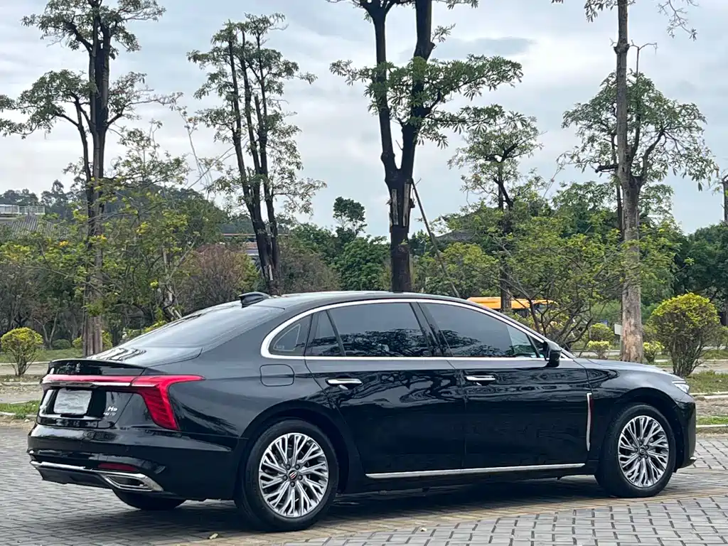 Hongqi H5 2023 2.0T Automatic Zhilianqichang Edition купить на сайте DeffCars