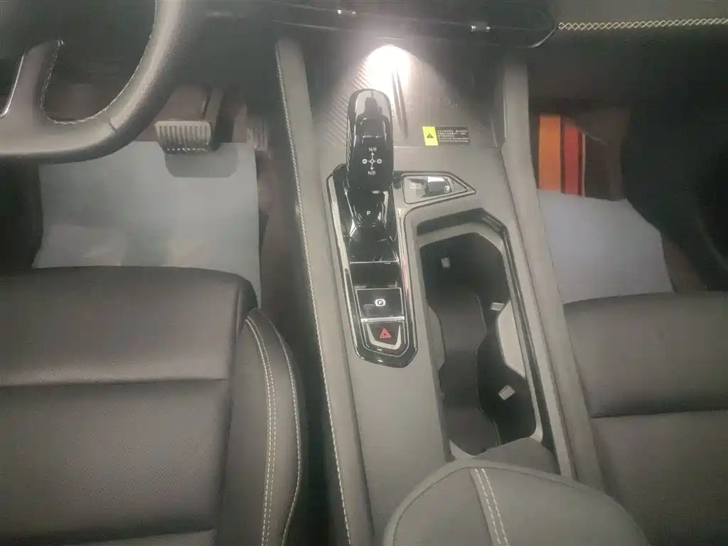 Lynk & Co 03 2023 1.5TD DCT Pro купить на сайте DeffCars