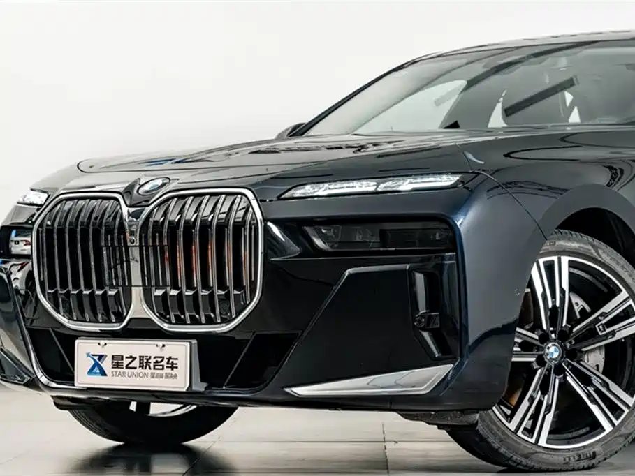 BMW 7 Series 2023 740Li Leading M Sports Package купить на сайте DeffCars