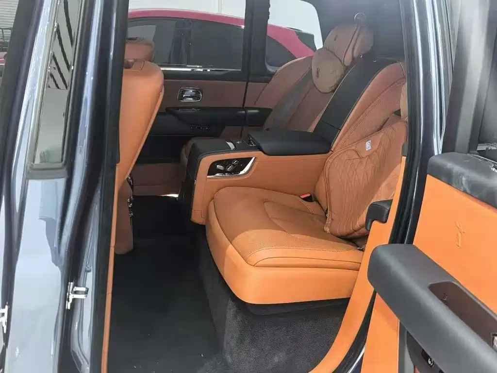 Cullinan 2018 four-seat version купить на сайте DeffCars