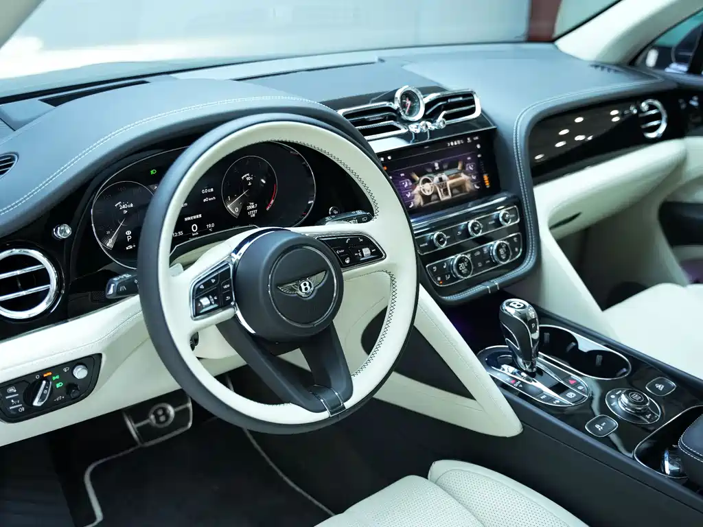 Bentayga 2024 4.0T V8 купить на сайте DeffCars