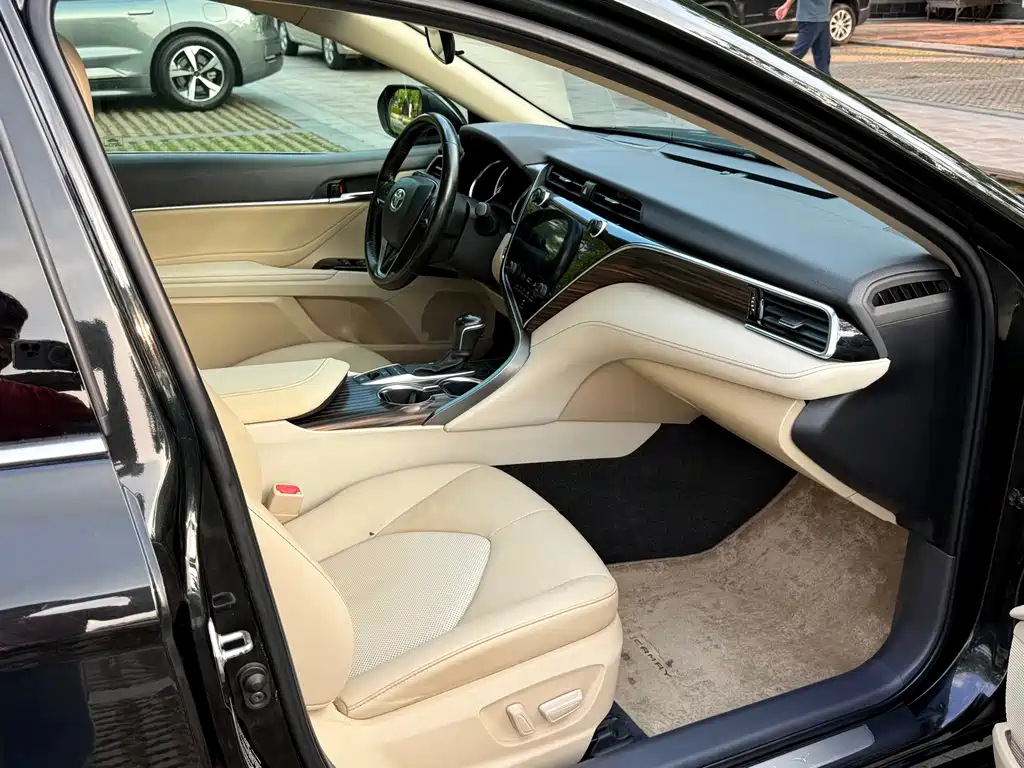 Camry 2019 facelift 2.5G Deluxe Edition купить на сайте DeffCars