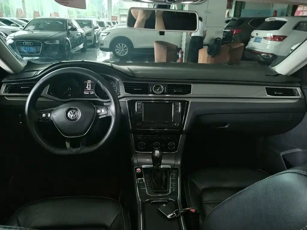 Passat 2017 330TSI DSG Premium Edition купить на сайте DeffCars