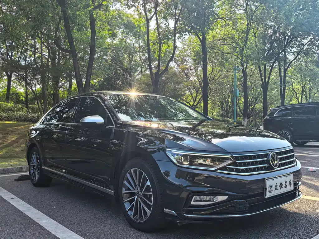 Magotan 2023 2 million commemorative edition 330TSI DSG leading model купить на сайте DeffCars