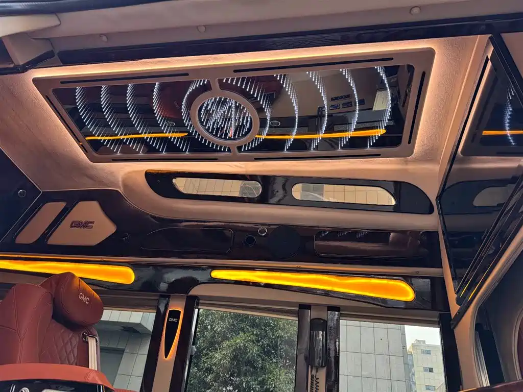 SAVANA 2011 6.0L Business Star 7-seater купить на сайте DeffCars