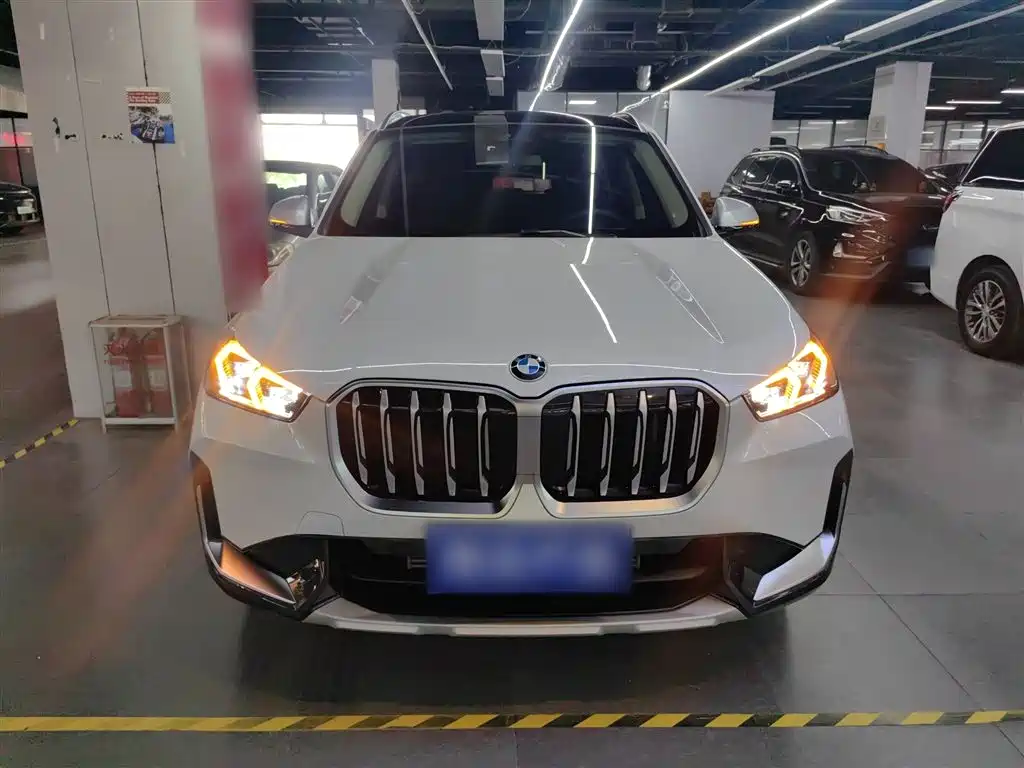 BMW X1 2023 sDrive25Li X Design Package купить на сайте DeffCars