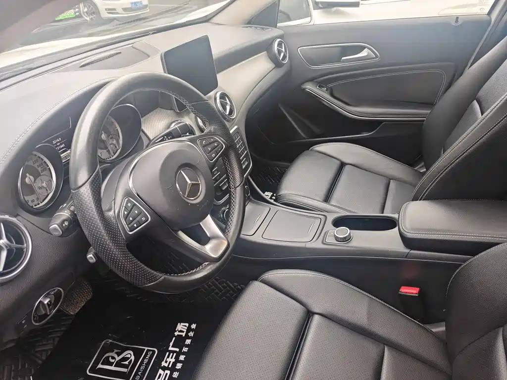 Mercedes-Benz GLA 2016 GLA 200 Dynamic купить на сайте DeffCars