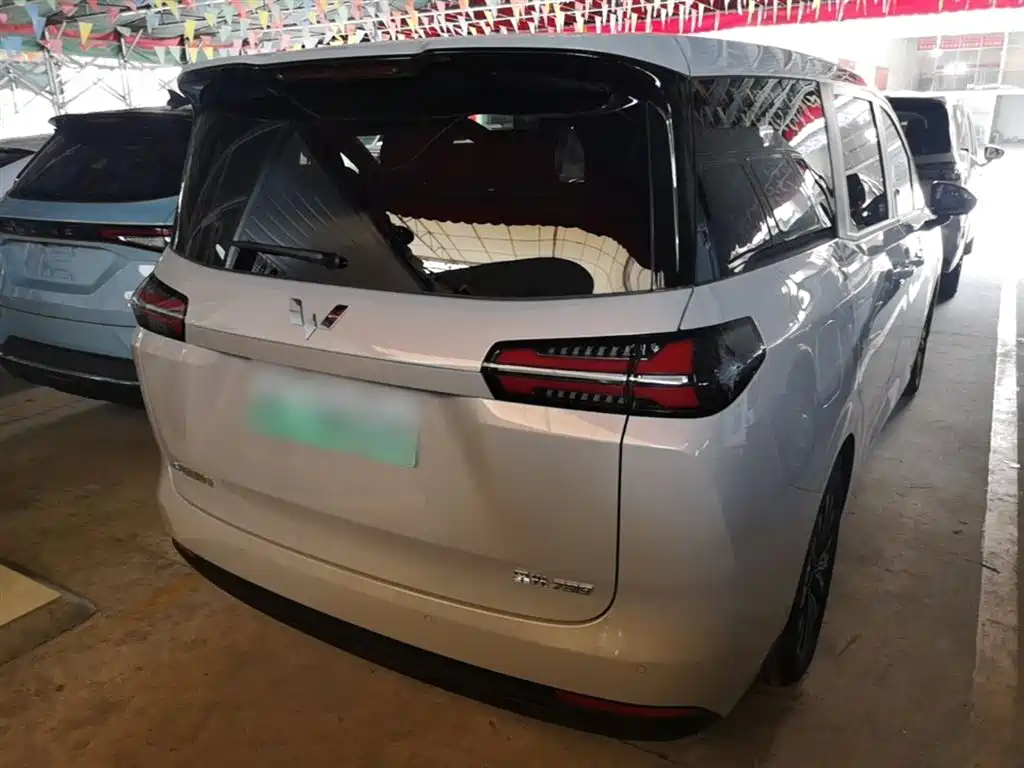 Starlight 730 New Energy 2025 plug-in hybrid 125km luxury model купить на сайте DeffCars