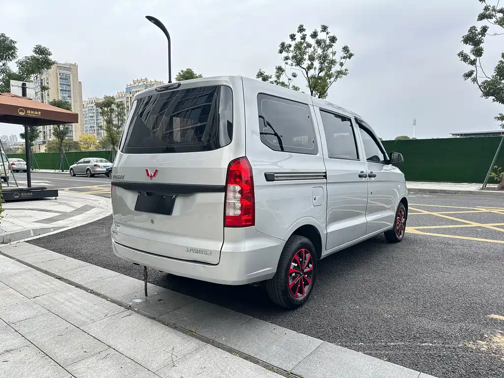 Wuling Hongguang V 2022 1.5L Jinchue version electric power assist LAR купить на сайте DeffCars