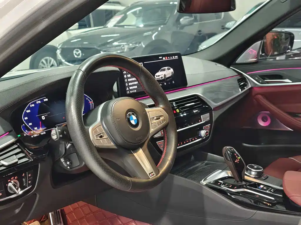 BMW 5 Series 2023 530Li Leading M Sports Package купить на сайте DeffCars