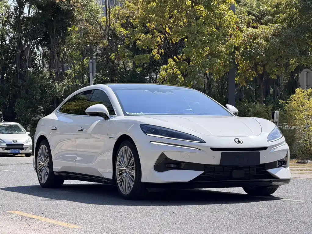 Denza Z9 2024 1100km four-wheel drive Ultra version купить на сайте DeffCars