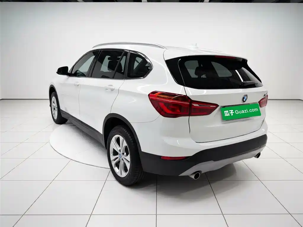 BMW X1 2016 sDrive18Li Exclusive Model купить на сайте DeffCars
