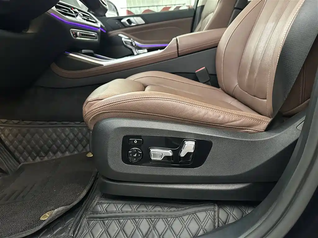 BMW X7 2021 xDrive40i Leading Luxury Package купить на сайте DeffCars