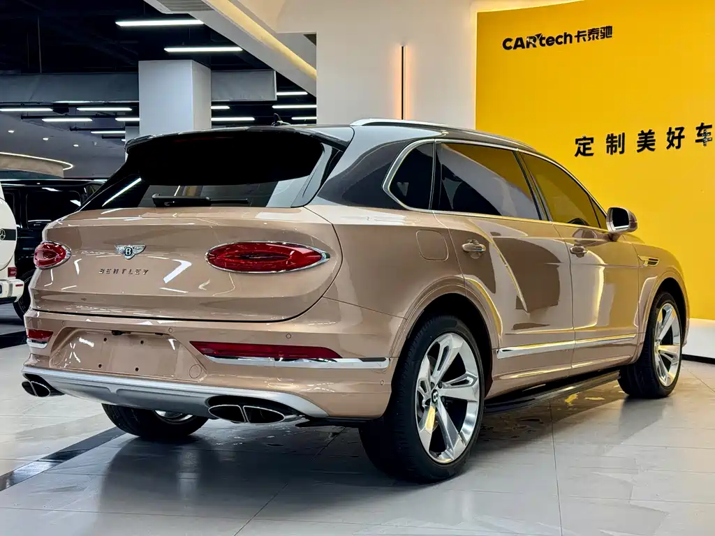 Bentayga 2023 4.0T V8 long wheelbase version купить на сайте DeffCars