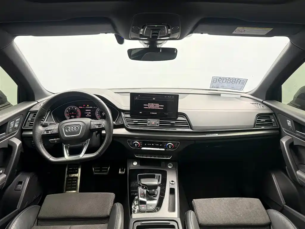 Audi Q5L Sportback 2024 40 TFSI luxury model купить на сайте DeffCars
