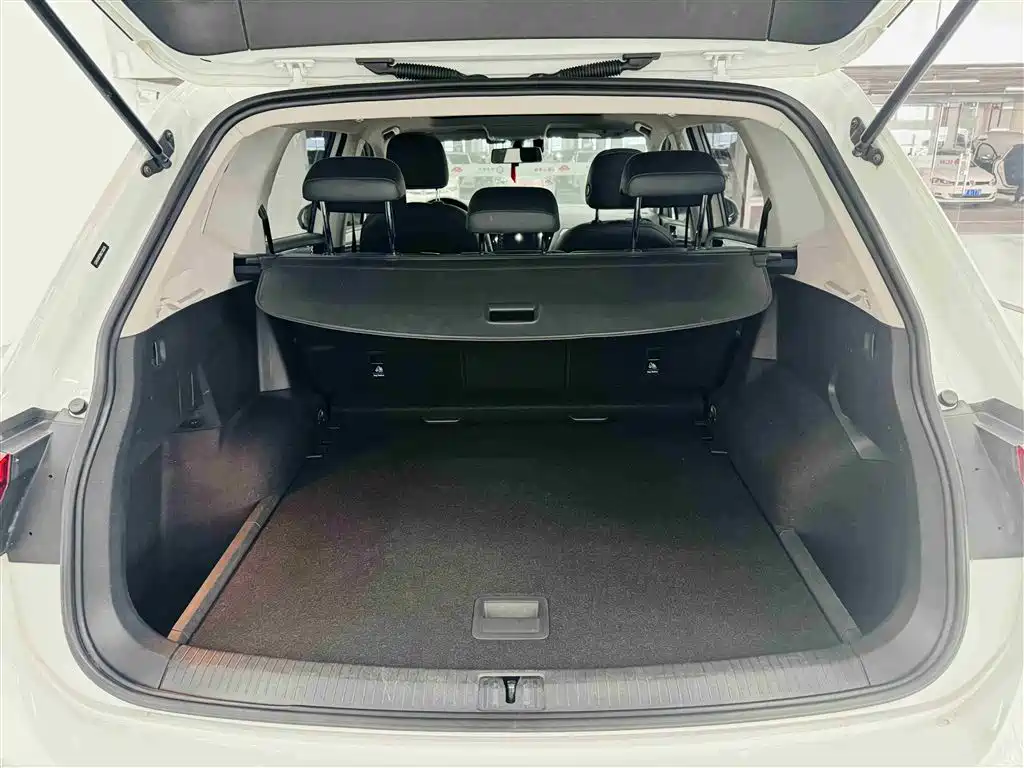 Tiguan L 2019 330TSI automatic two-wheel drive panoramic comfort version National VI купить на сайте DeffCars