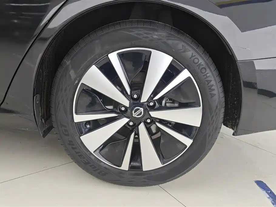 Teana 2021 2.0L XL Upper AD1 Smart Travel Pilot Edition купить на сайте DeffCars