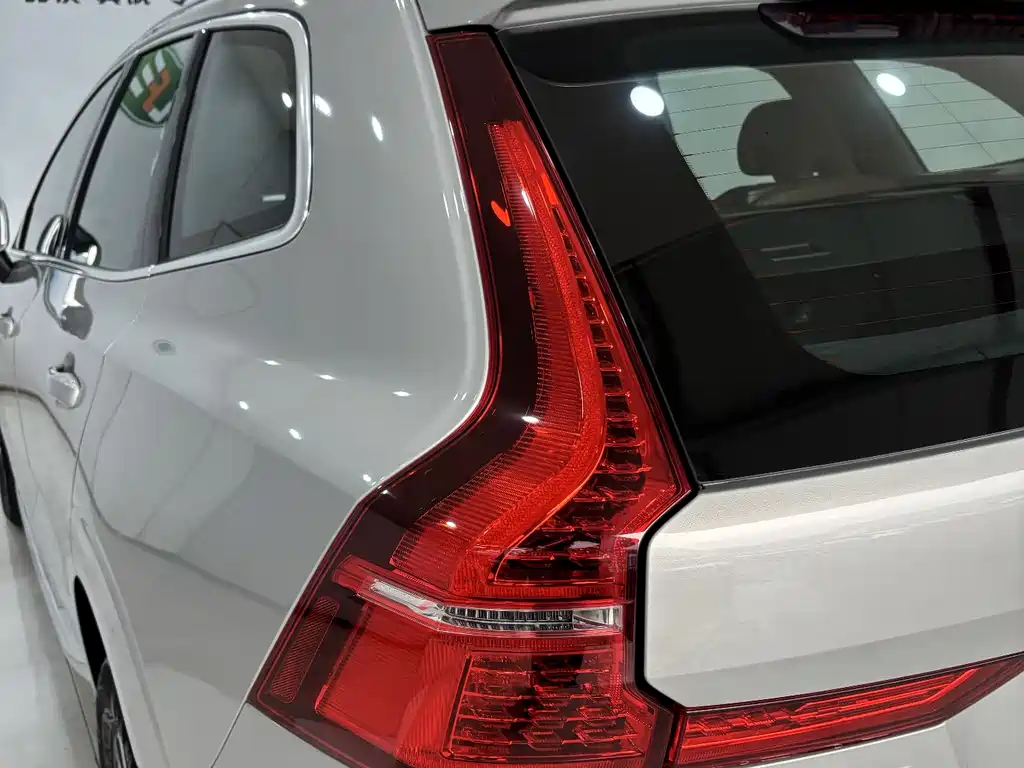Volvo XC60 2025 B5 four-wheel drive Zhiyi Luxury Edition купить на сайте DeffCars