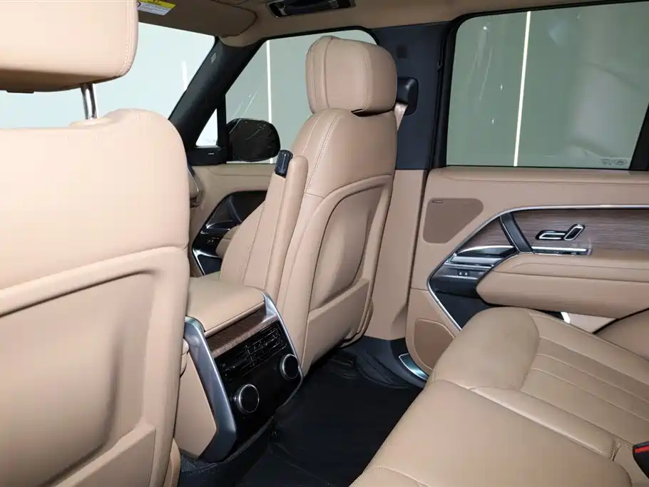 Range Rover 2025 3.0 L6 360PS Grand Edition купить на сайте DeffCars
