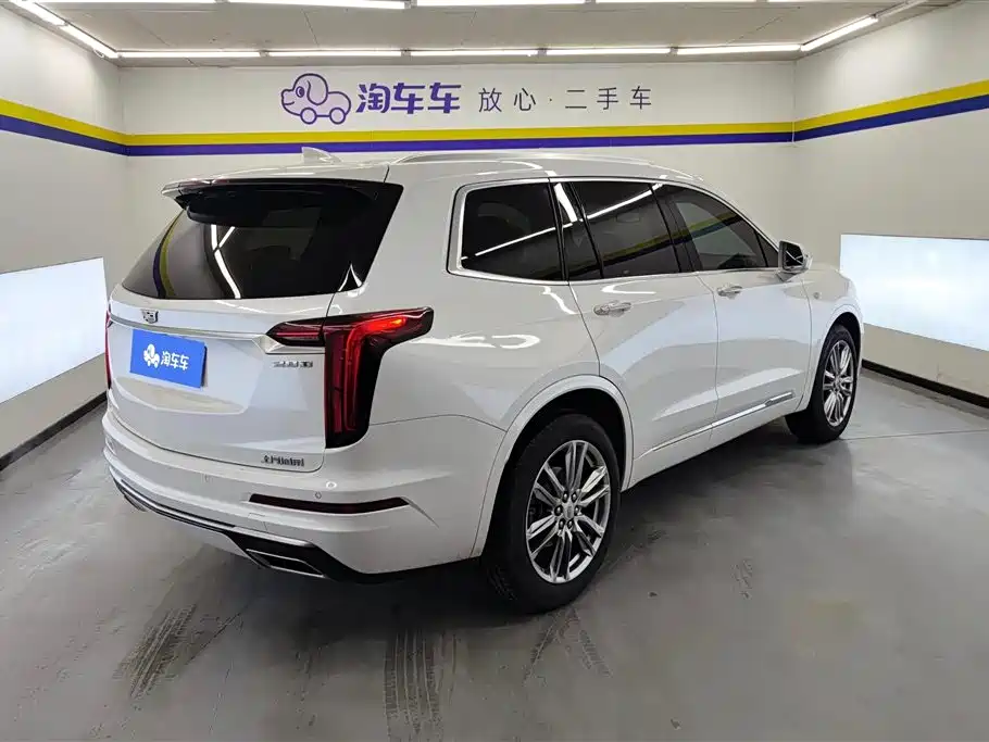 Cadillac XT6 2022 2.0T six-seat two-wheel drive luxury model купить на сайте DeffCars