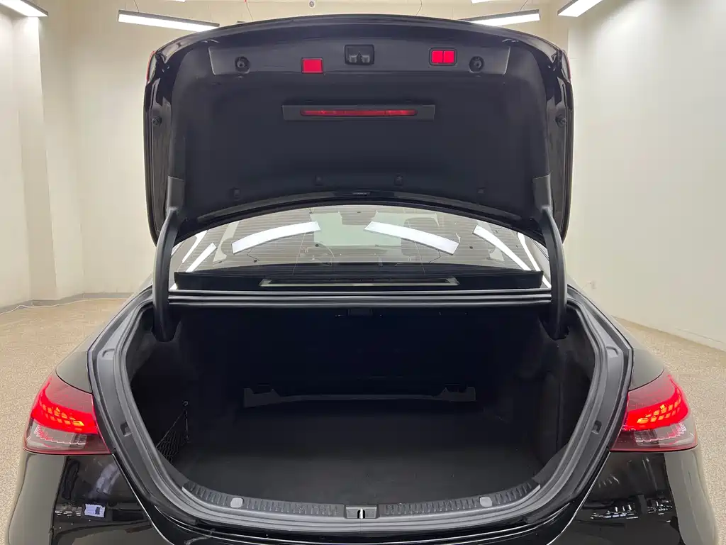 Mercedes-Benz E-Class 2021 E 300 L Premium Model купить на сайте DeffCars