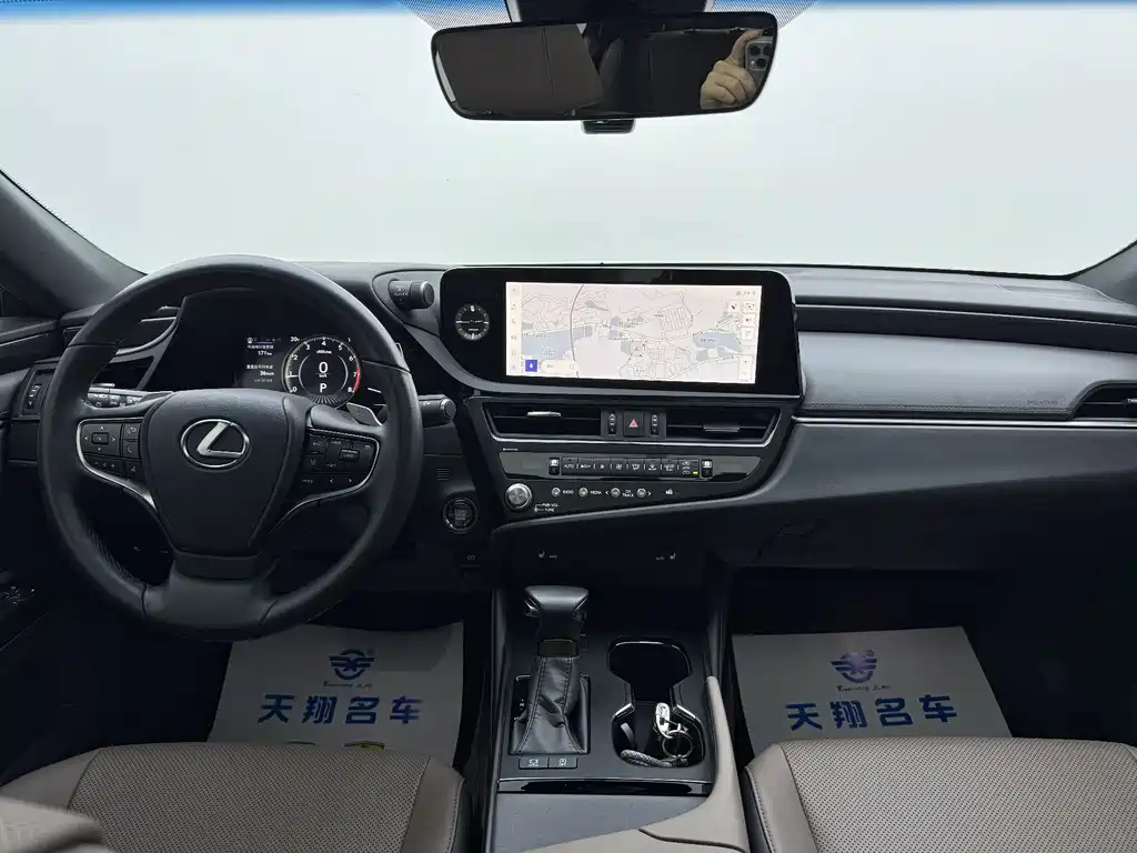 Lexus ES 2023 200 Excellence Edition купить на сайте DeffCars
