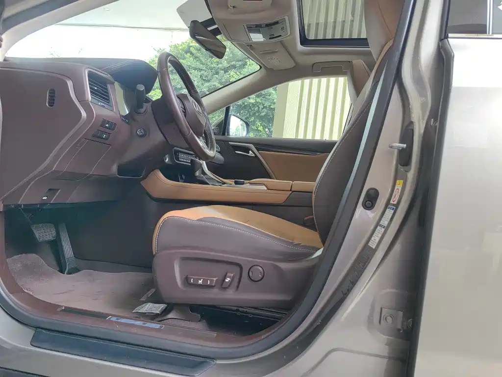 Lexus RX 2016 300 four-wheel drive elegant version National V купить на сайте DeffCars