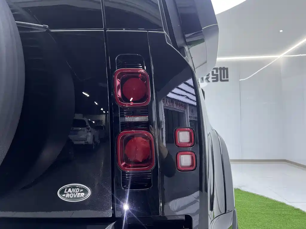 Land Rover Defender 2023 facelift 90 3.0T P400 XS купить на сайте DeffCars