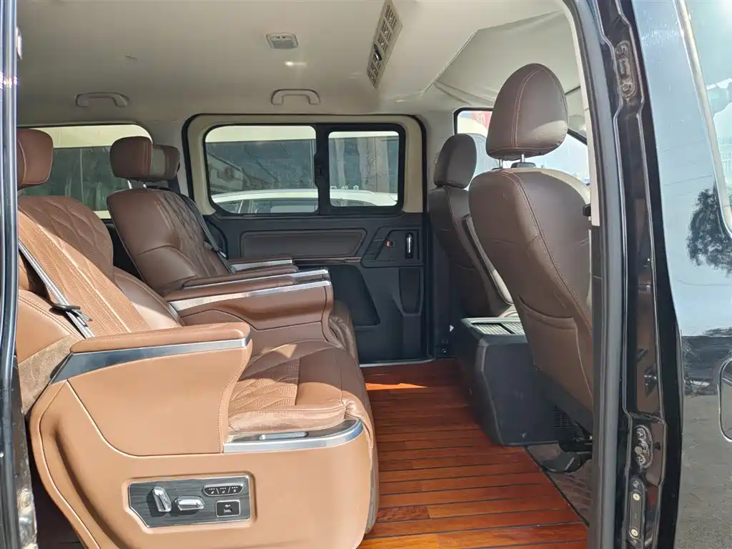 Lingzhi PLUS 2021 2.0L manual luxury model 7 seats купить на сайте DeffCars