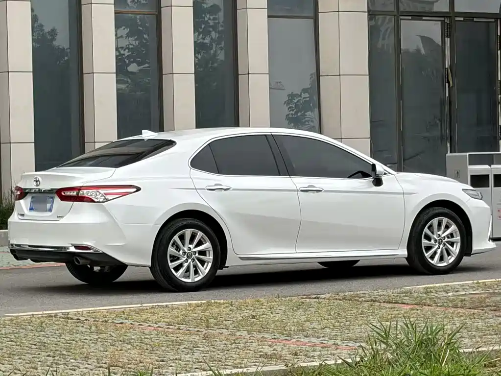 Camry 2023 2.0G Deluxe Edition купить на сайте DeffCars