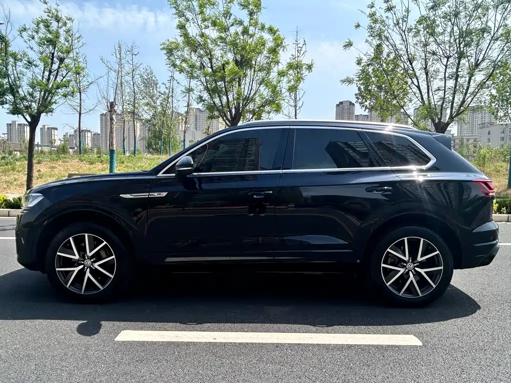 Touareg 2019 3.0TSI Ruifeng Edition National V купить на сайте DeffCars