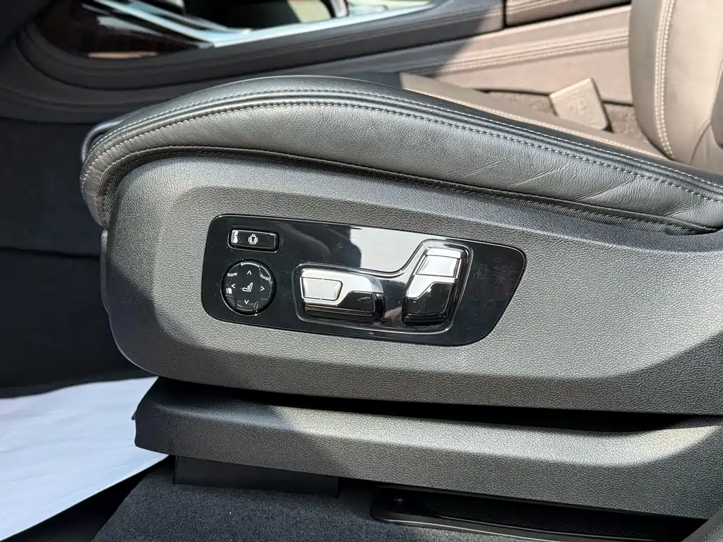BMW X7 2019 xDrive40i Leading Luxury Package купить на сайте DeffCars