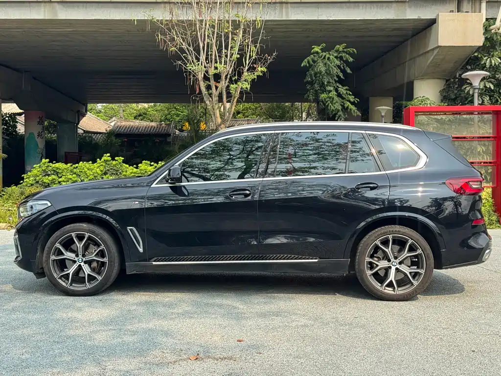 BMW X5 2022 facelift xDrive 40Li M sports package купить на сайте DeffCars