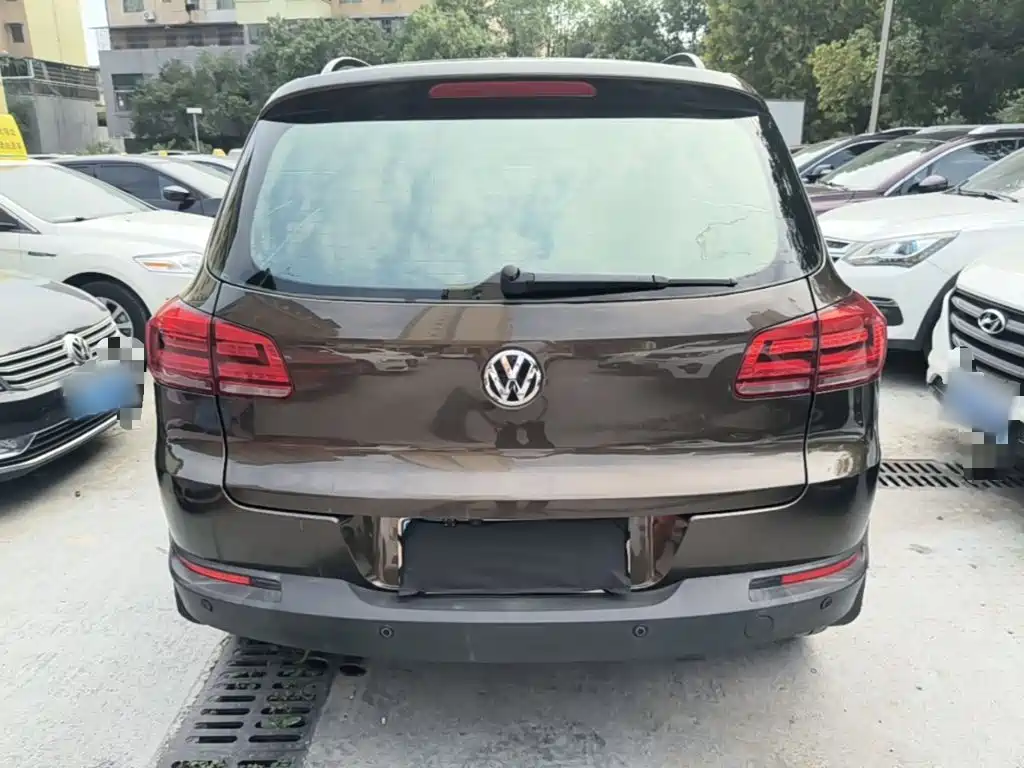 Tiguan 2015 1.8TSI automatic two-wheel drive comfort version купить на сайте DeffCars