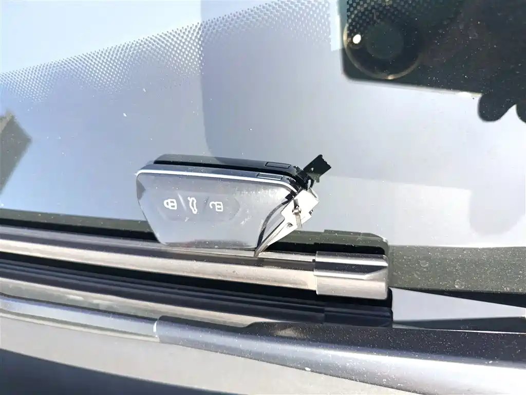 Volkswagen ID.3 2025 Smart Model Outstanding Edition купить на сайте DeffCars